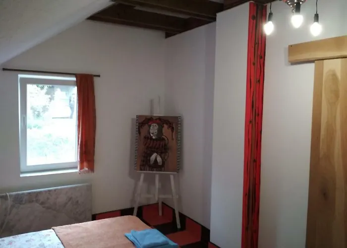 Cats 아파트 돈지 밀라노바츠