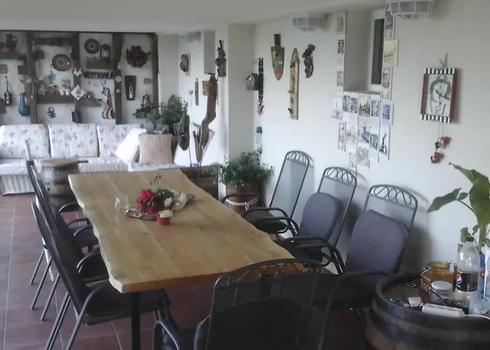 Cats 돈지 밀라노바츠